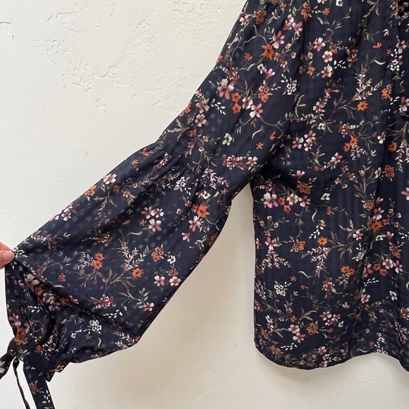 Tularosa Eli Blouse MD - Picture 6 of 8